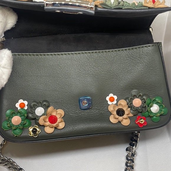 🎡Fendi Double Baguette Flower Studded Micro Bag - Picture 14 of 16